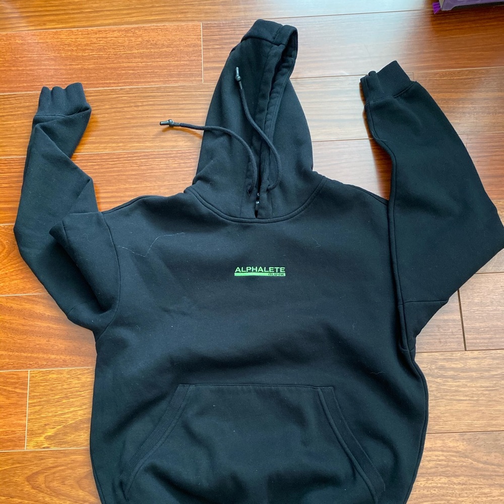 Alphalete hoodie